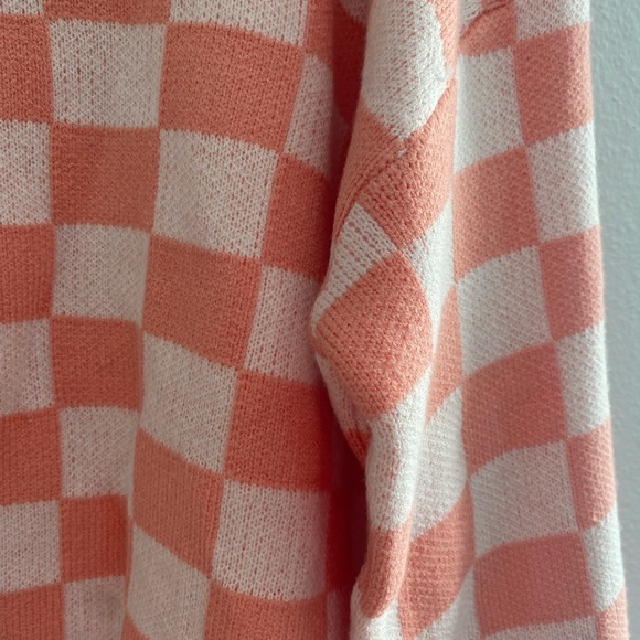 Revel Checkered Pink Sweater - Picture 3 of 9